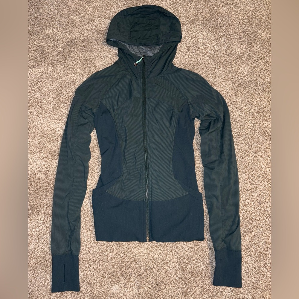 Lululemon zip up teal jacket reversible - size 4
